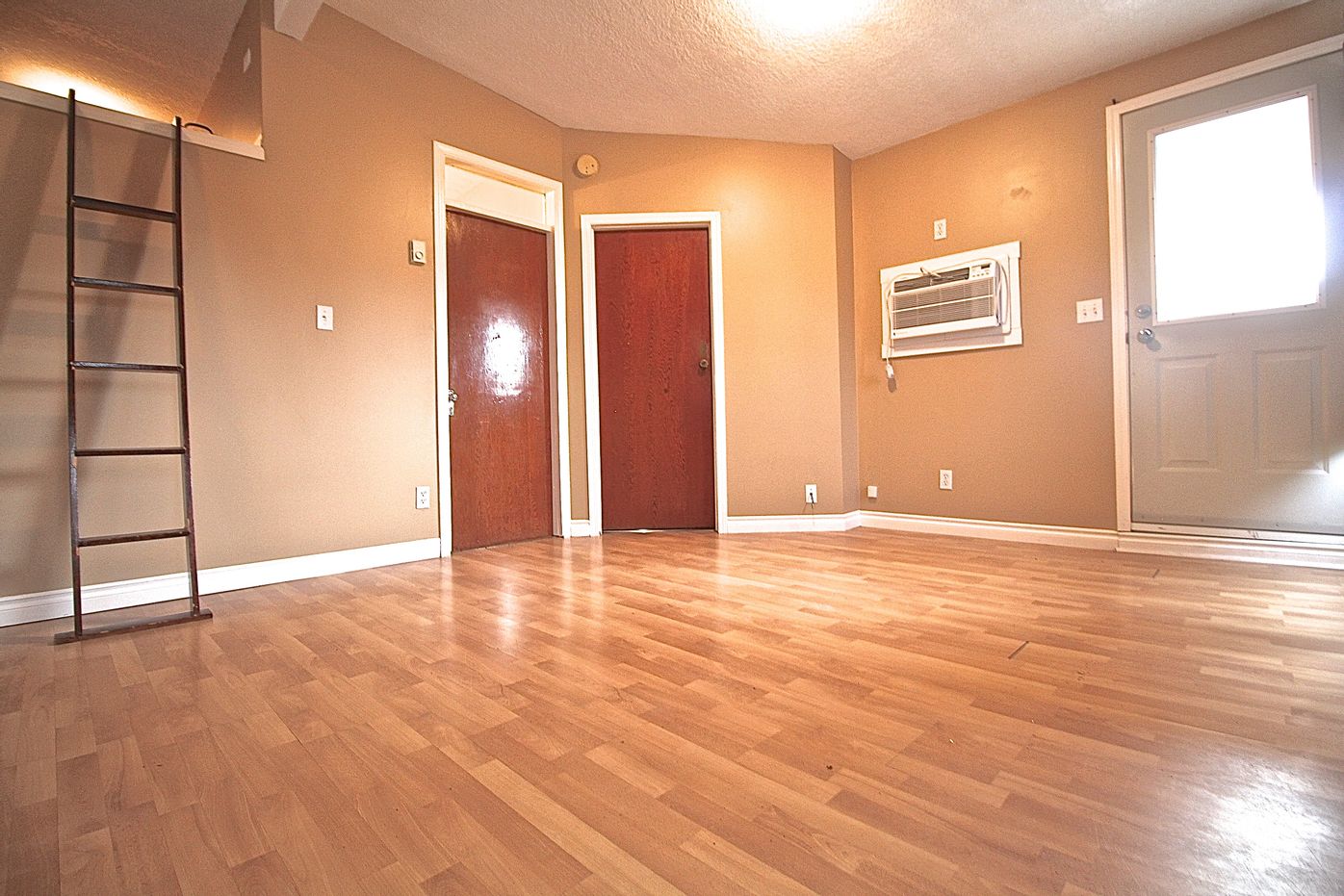 2219 Smith Street Regina Apartments for Rent East Regina Places to