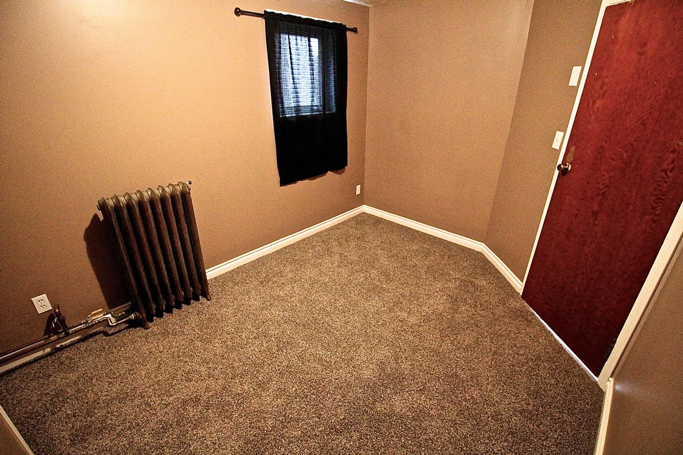 2219 Smith Street Regina Apartments for Rent East Regina Places to