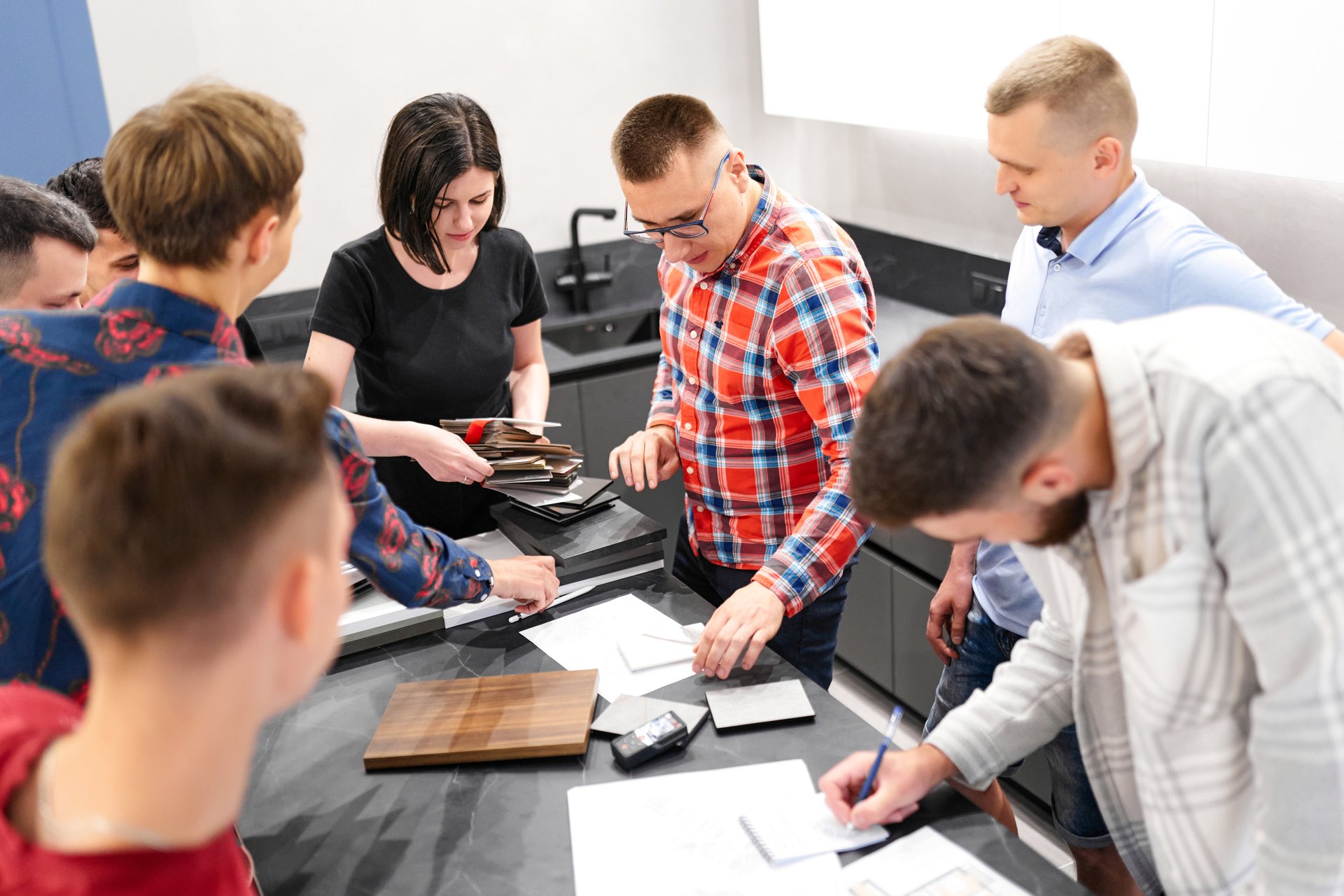 Студія меблів CRAFTERS