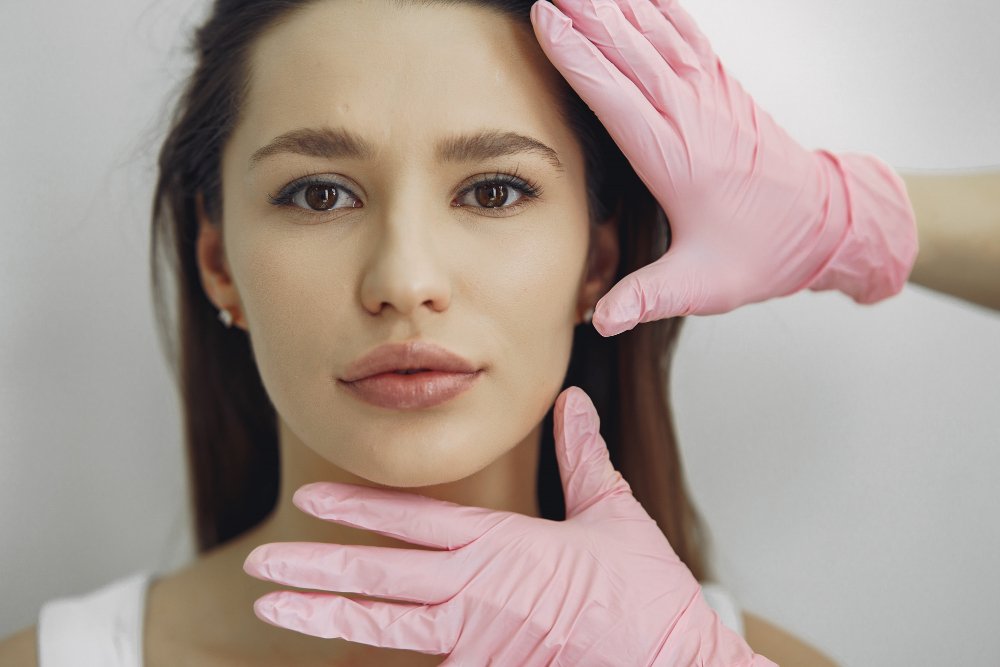 Контурна пластика обличчя філерами у Кривому Розі — Smart Beauty