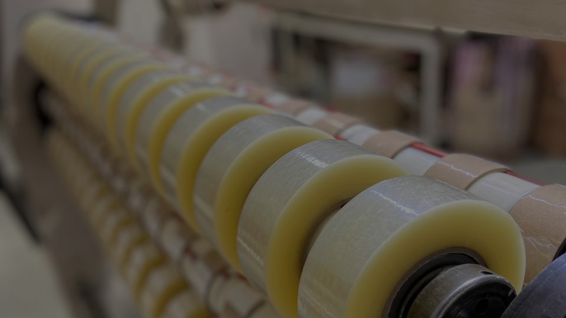 Пакувальна стрічка – один з основних продуктів у сфері упаковки та ...
