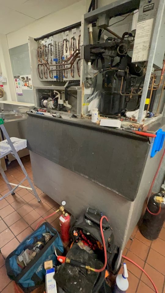 Ice machine diagnostics at a customer site