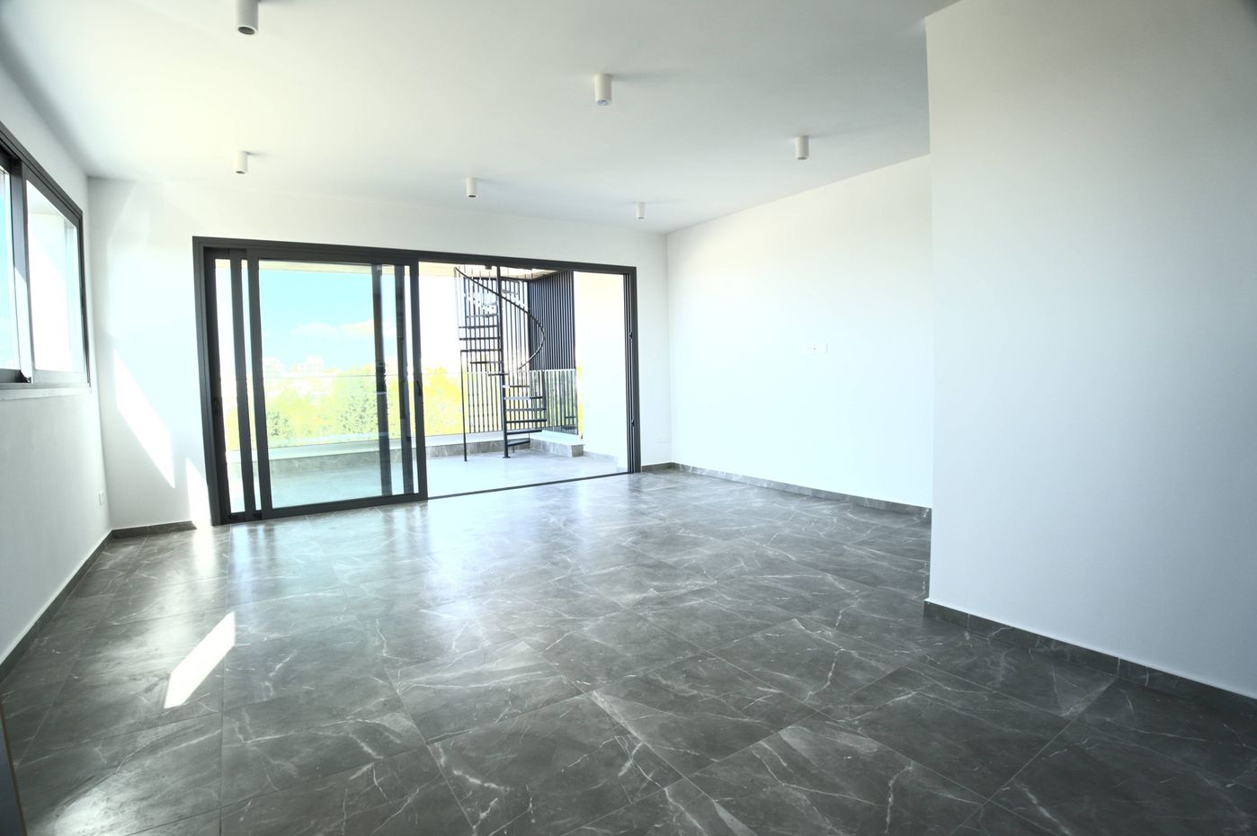 Oxygen, Limnaria, Pafos