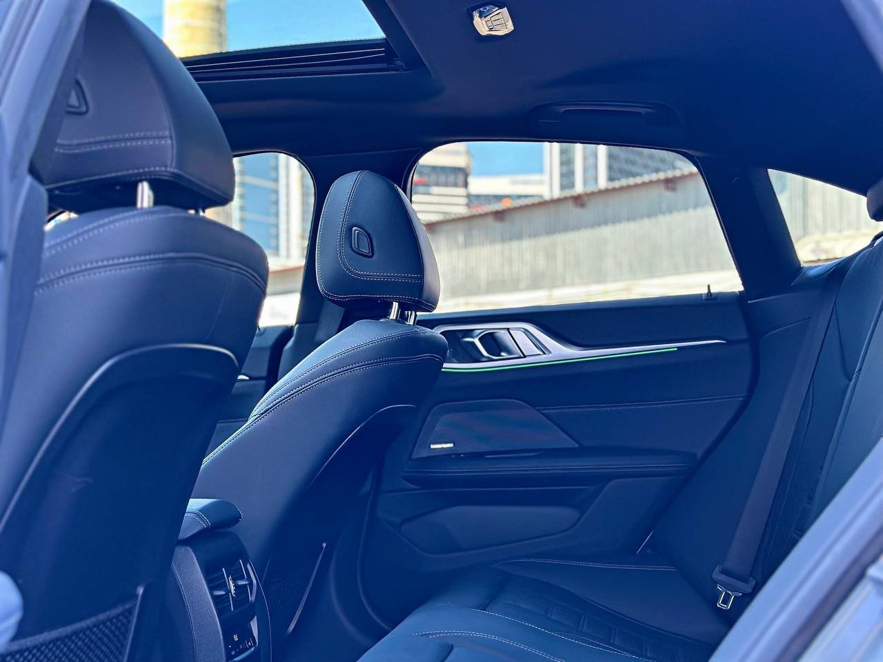 BMW I4 M50 — оренда електромобіля в Києві