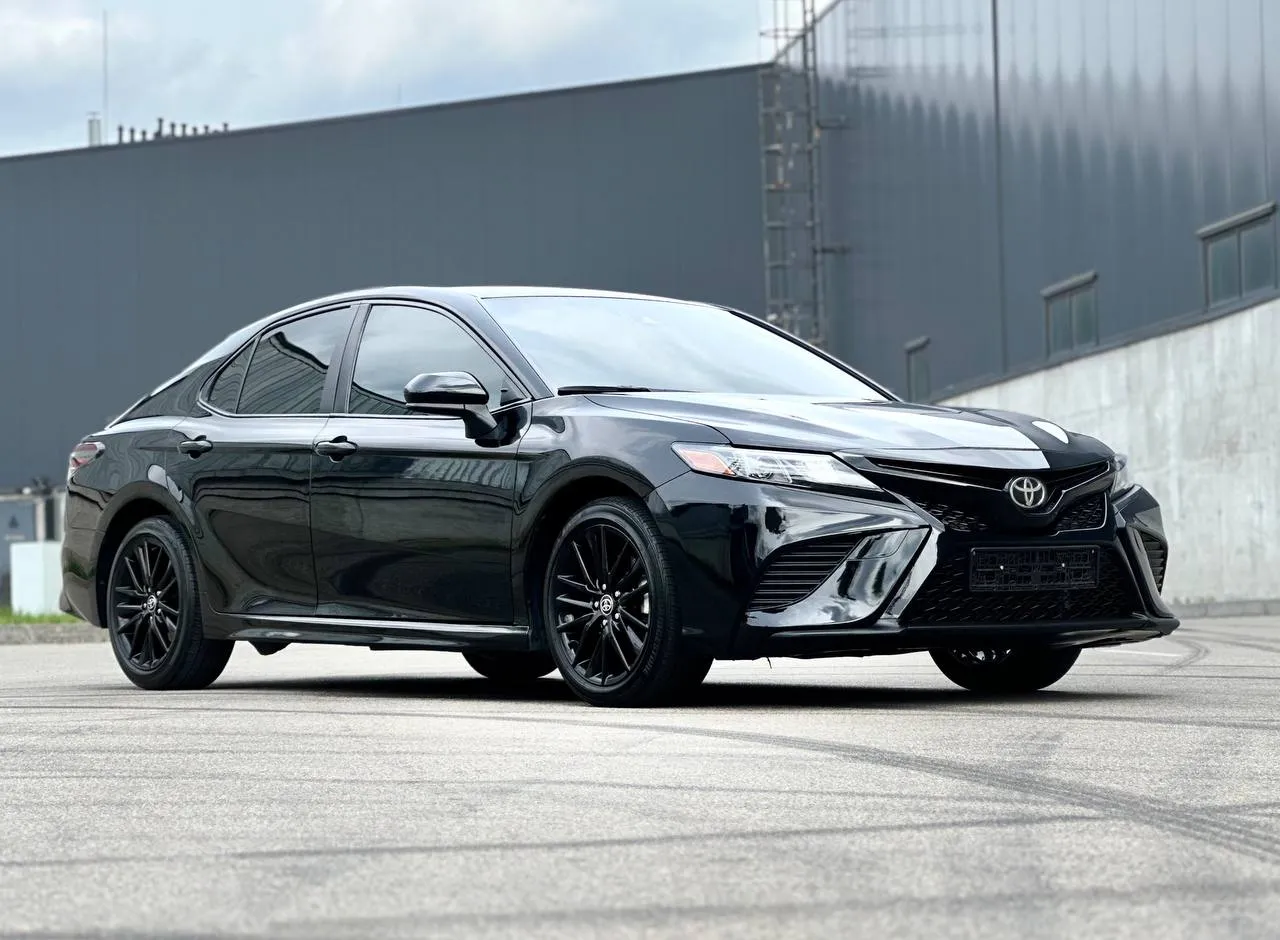 TOYOTA CAMRY 70 BLACK