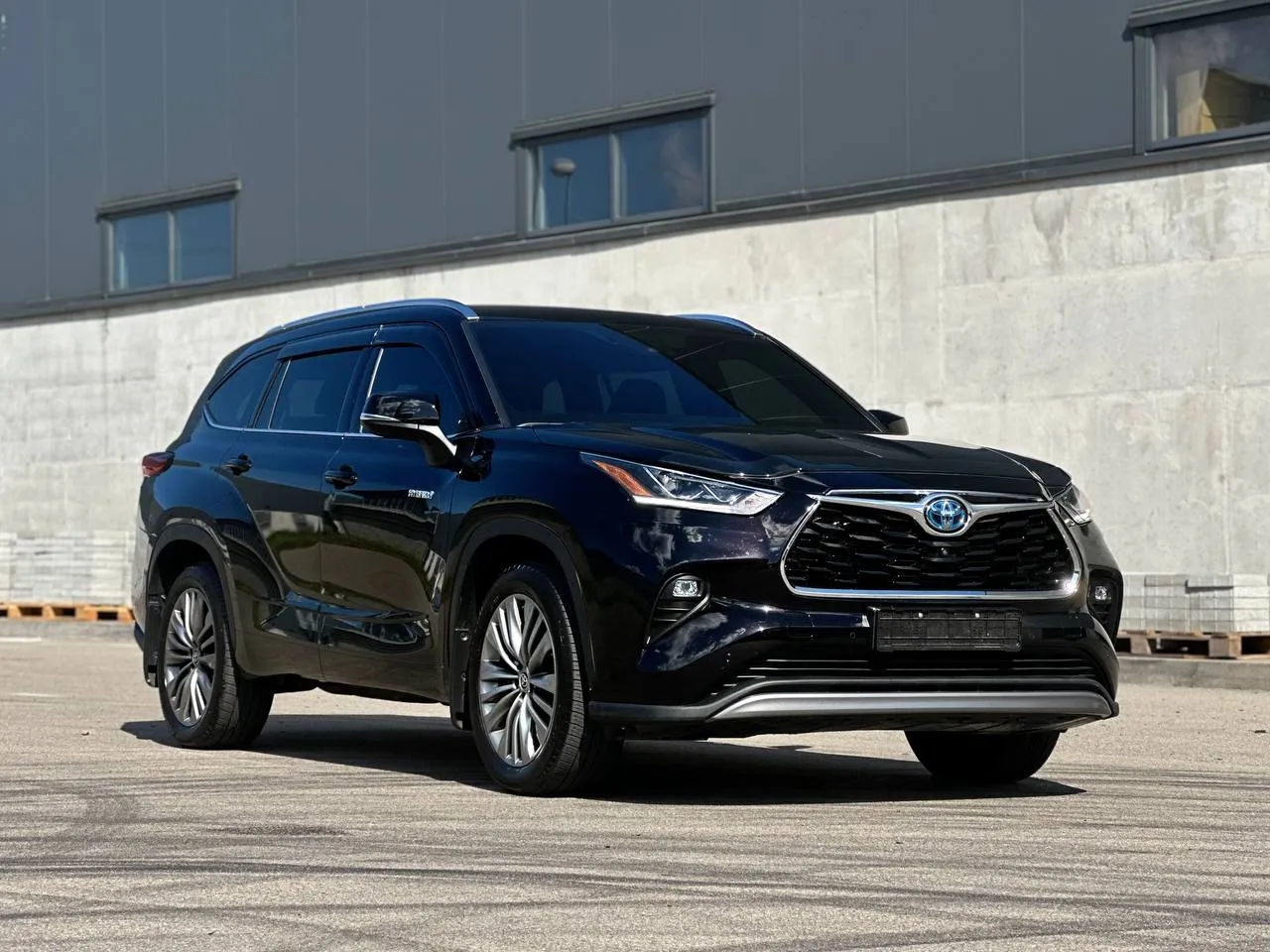 TOYOTA HIGHLANDER HYBRID
