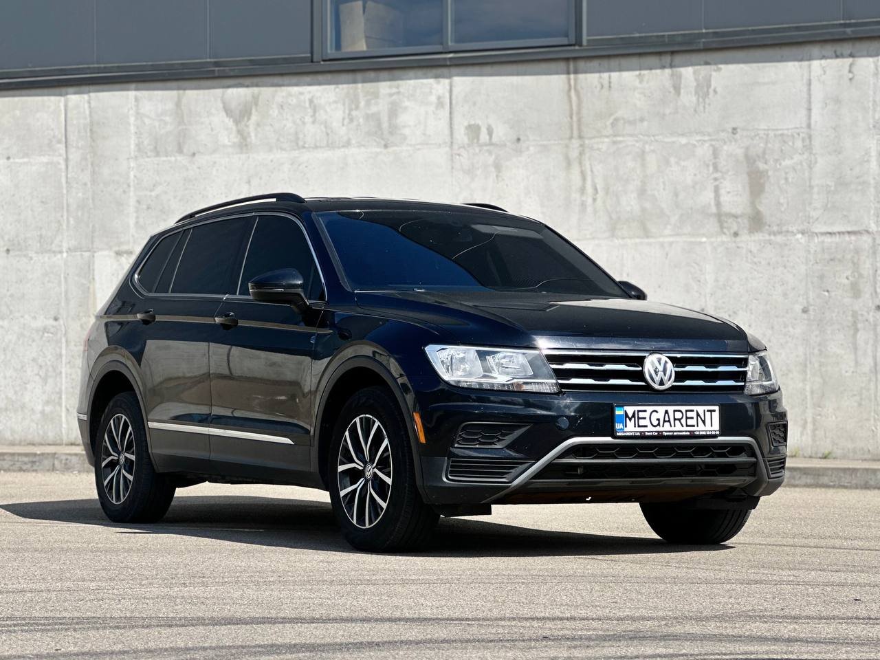 VOLKSWAGEN TIGUAN SE BLACK