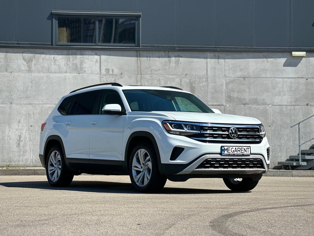 VOLKSWAGEN ATLAS WHITE
