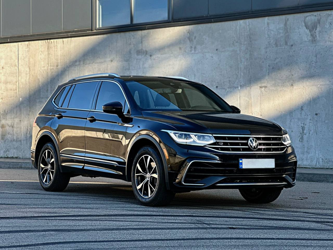 VOLKSWAGEN TIGUAN R-LINE SEL