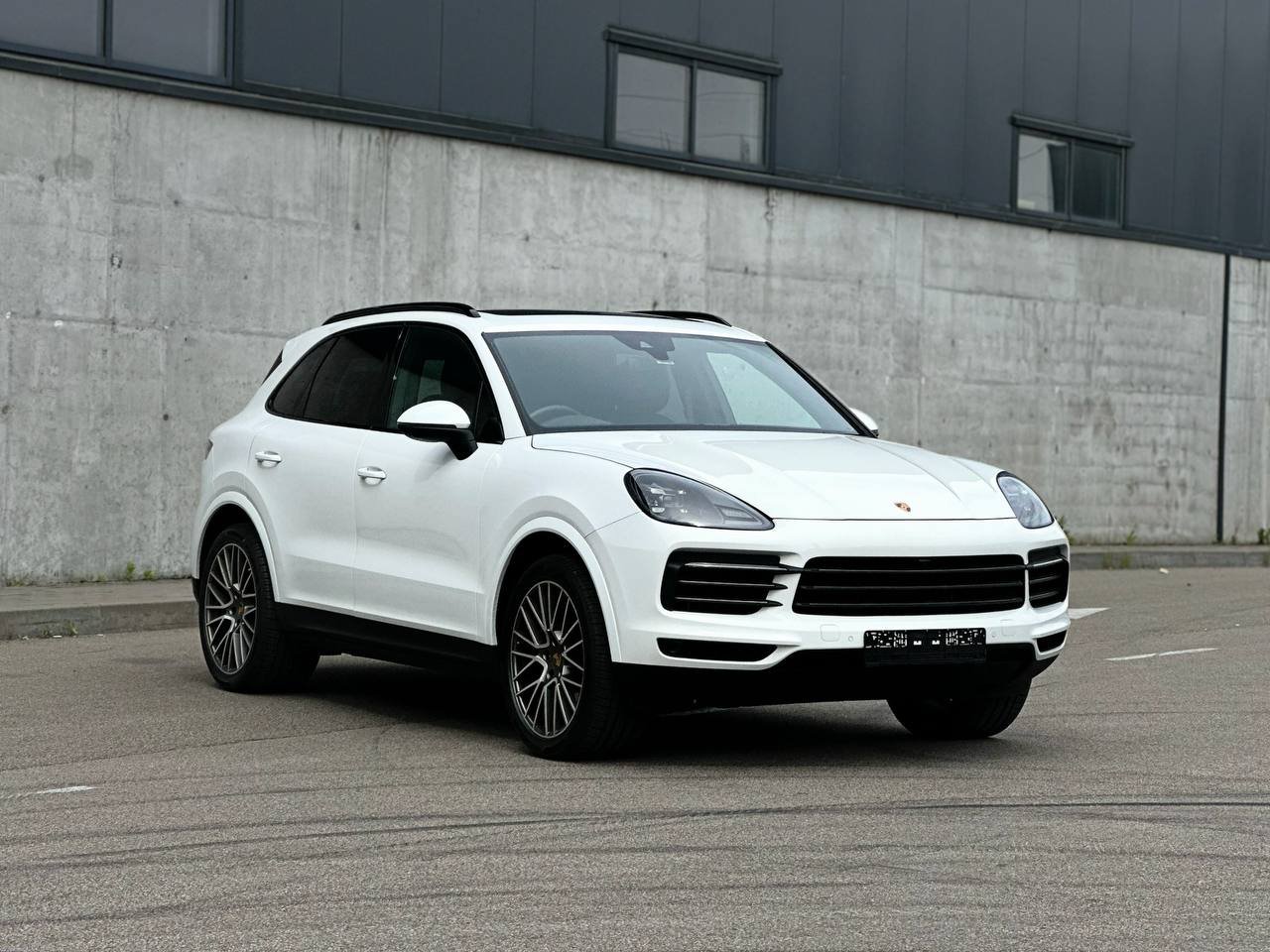 Porsche Cayenne White — оренда в Києві