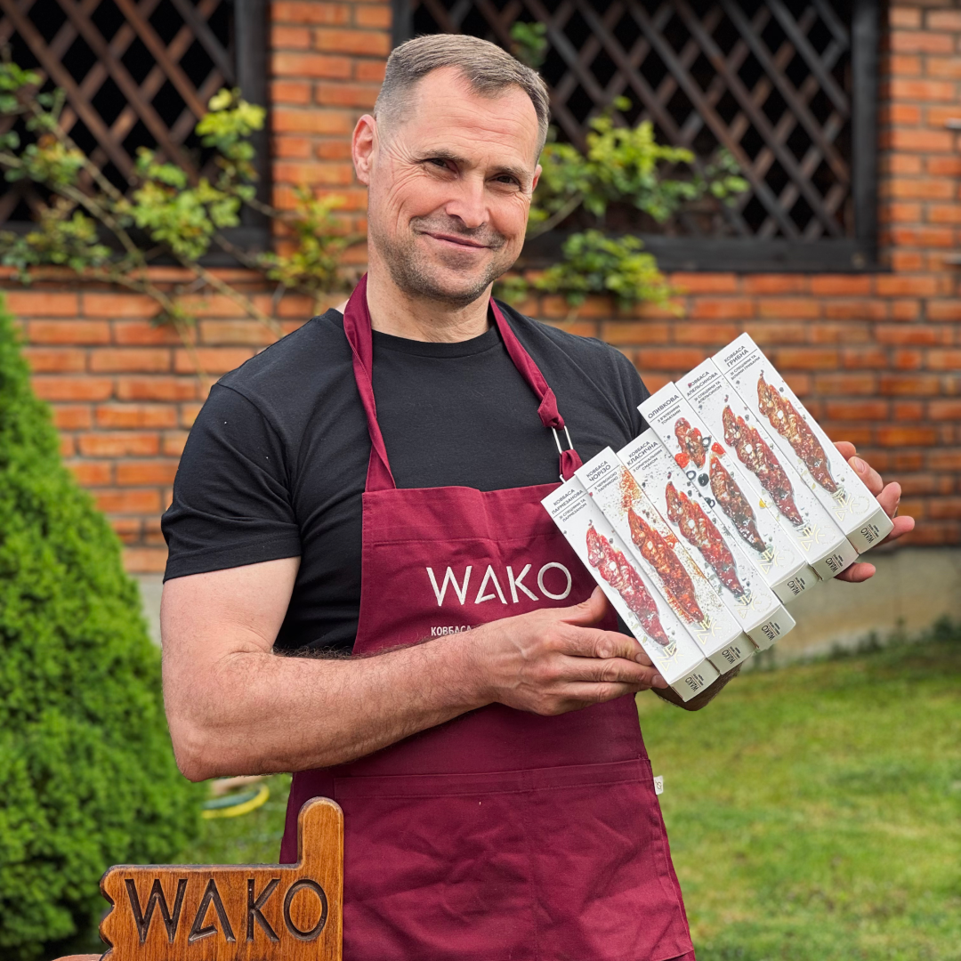 Засновник бренду WAKO на виробництві