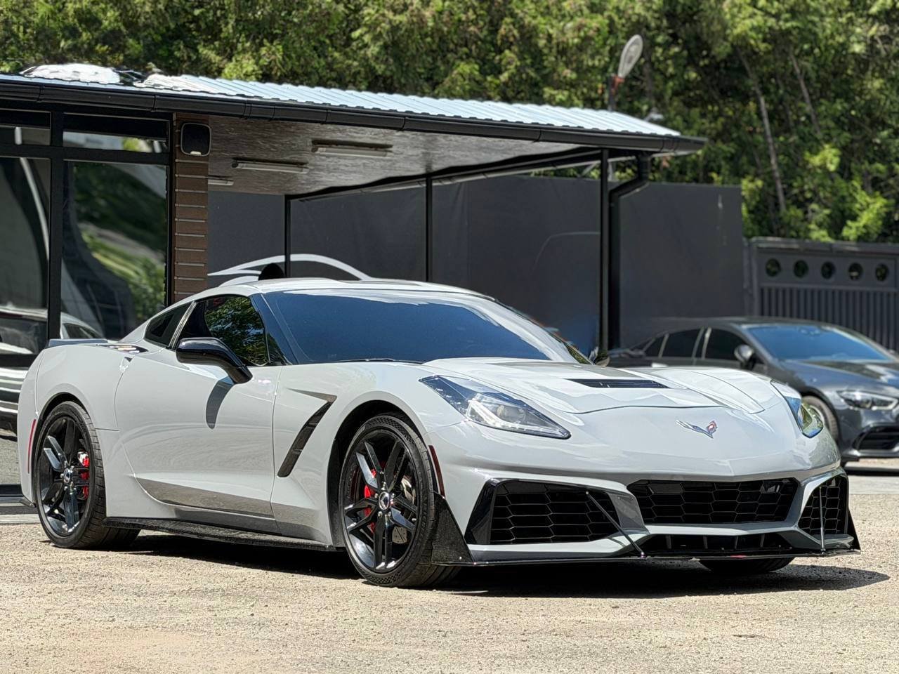 CHEVROLET CORVETTE STINGRAY