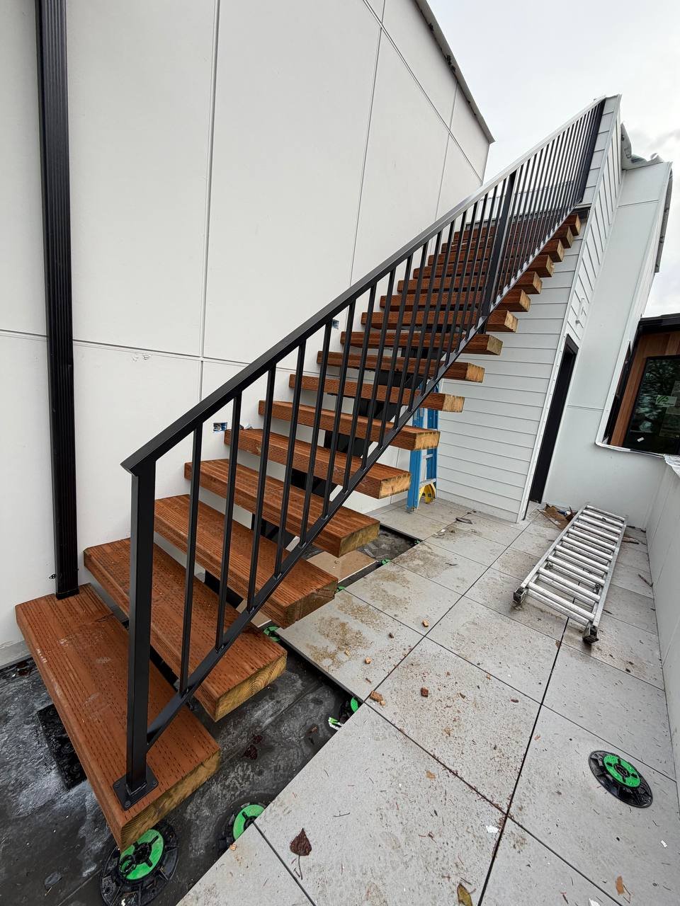 Custom staircase project 4