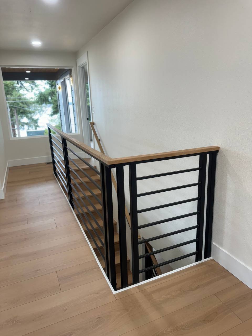 Horizontal railing project 19